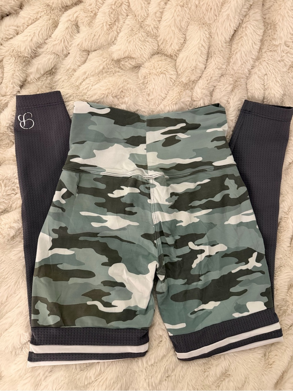 Bombshell Sportswear - Picture 6 of 6